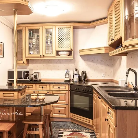 فيلة Golden Panorama زاكوباني