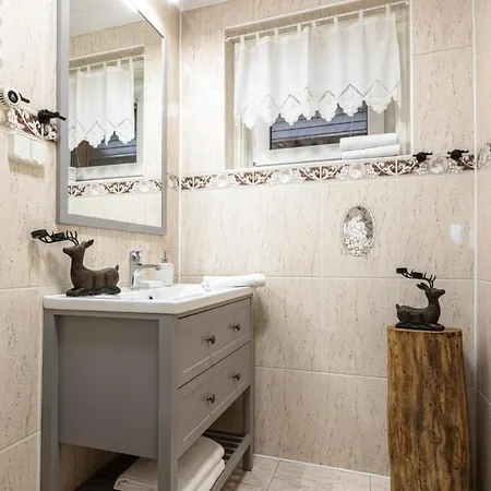 Willa Golden Panorama